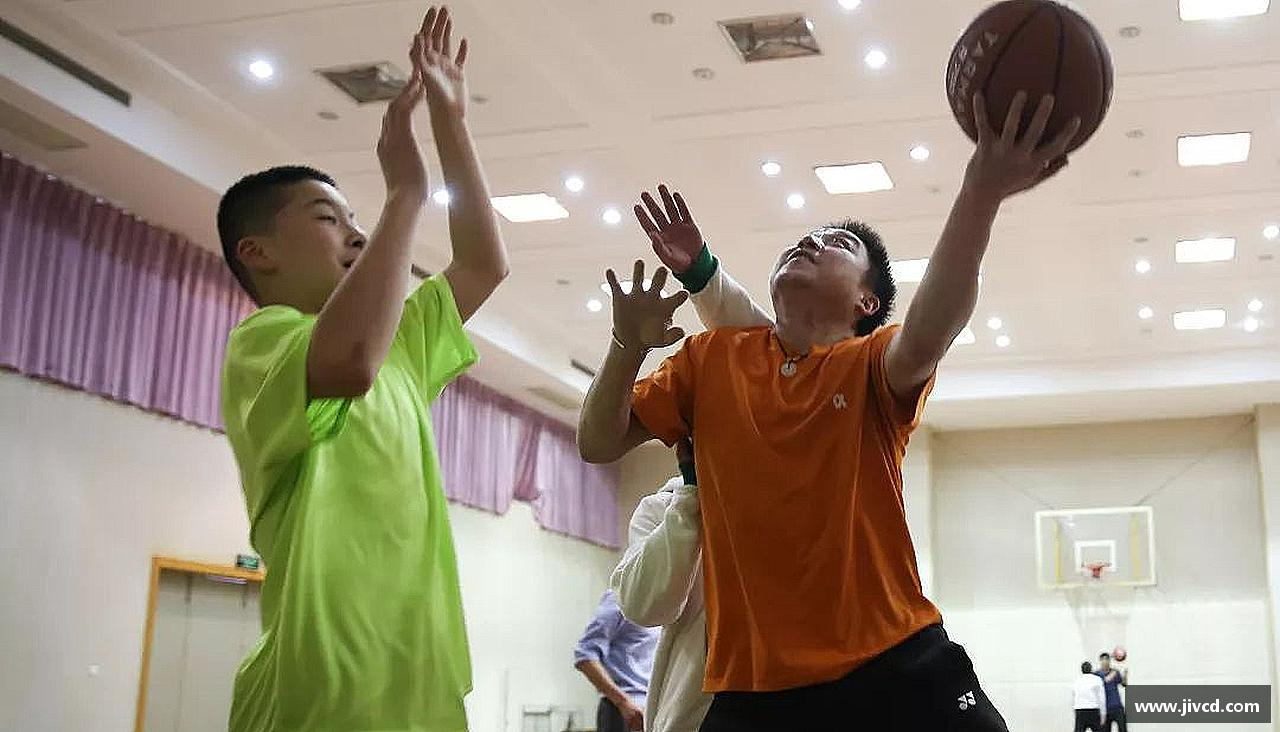 米乐🎉 弹幕、解说、回放，直播乐趣不止于观看！